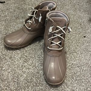 Sperry Duckboots - gently used condition. Worn maybe a dozen times.